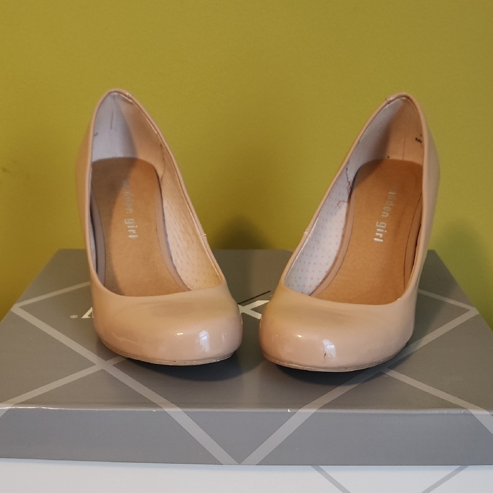 UNIF Beige Heels